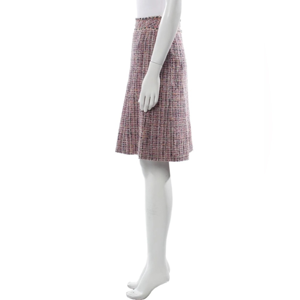 Chanel Pink Tweed Skirt - Picture 2 of 9